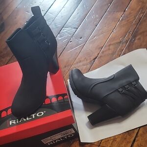Rialto Women's Stylish Black Heeled Boots